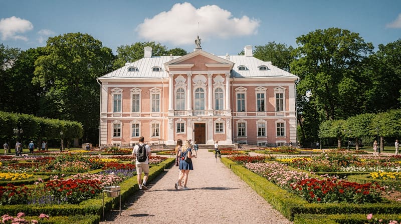 Kadriorg : le parc du palais et le quartier des musées d'art de Tallinn