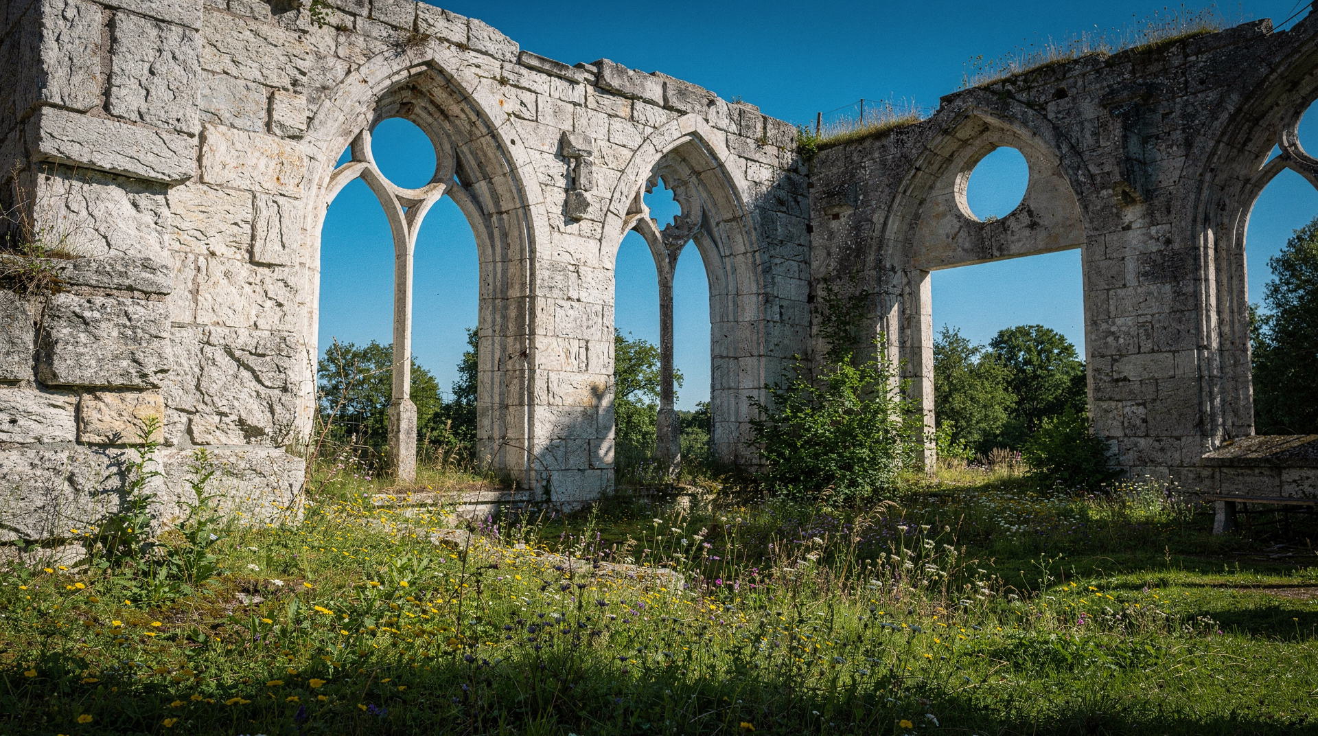Pirita: Tallinn's coastal district with beach, ruin, and TV tower